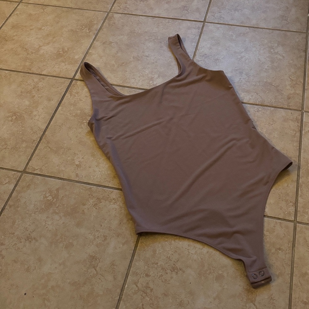 NWOT Express Women’s Mauve Bodysuit